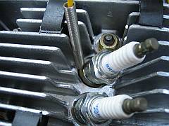 CHT sensor under spark plug