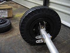 Outboard strut hardware